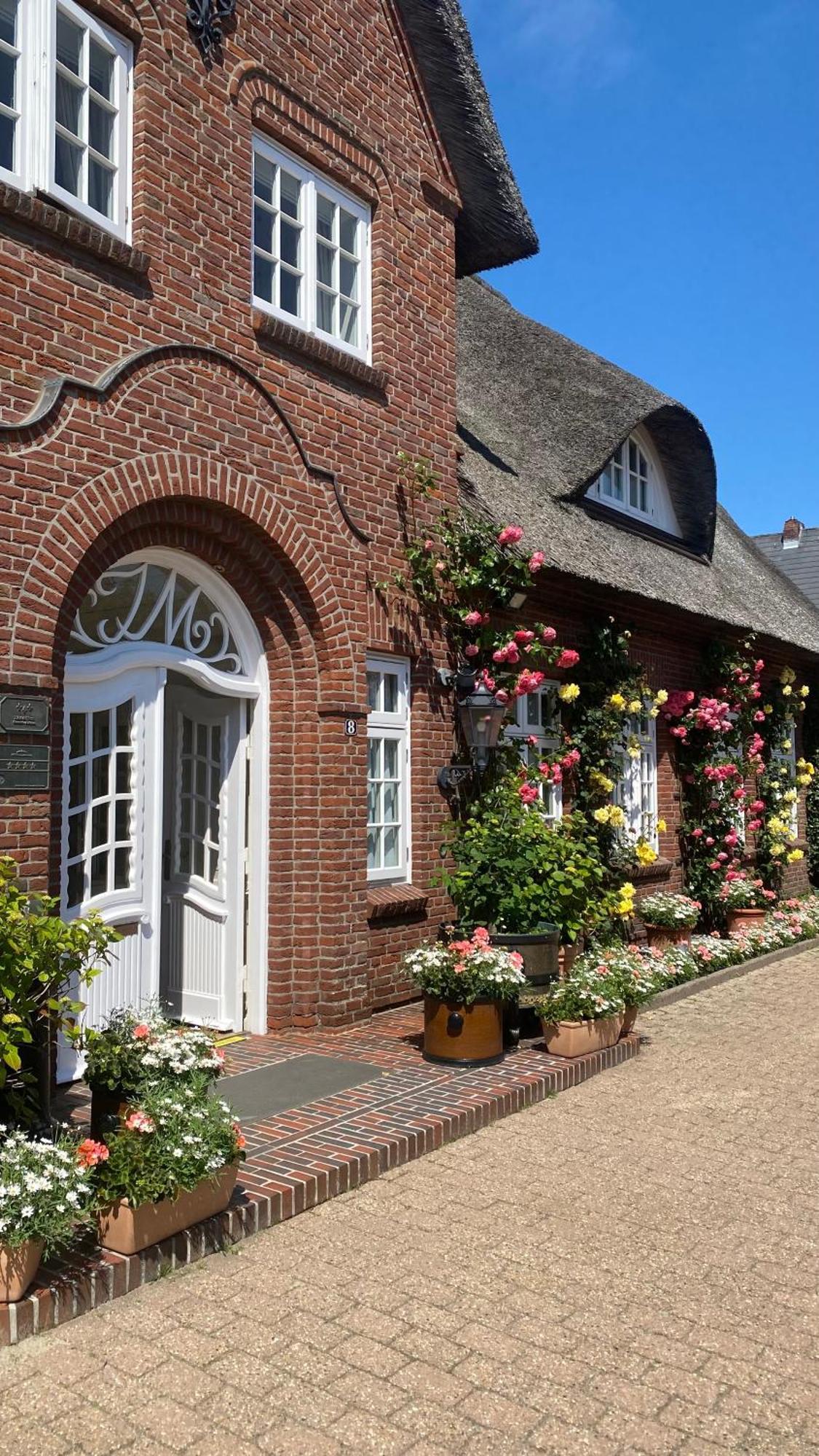 Hotel Und Restaurant Joerg Mueller Westerland Exterior photo